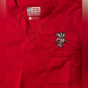 Scrub Top University of WI Badgers